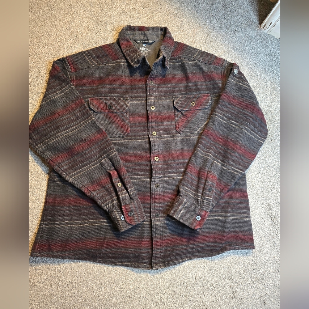 Men's Gray and Red Plaid Shirt